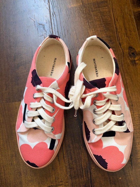 Marimekko Shoes - Marimekko Coral Pink and White Floral Canvas Sneakers Size 37